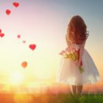 heart-balloons-and-love-girl-sunset-wallpaper-768×480
